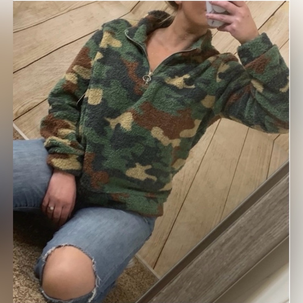 Weekending Green Camo Sherpa Pull Over Zip Up / NWT/ Size: XL / Item# 215-146